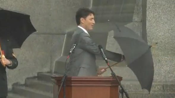 Justin Trudeau'dan Trump'a 'yağmur' göndermesi
