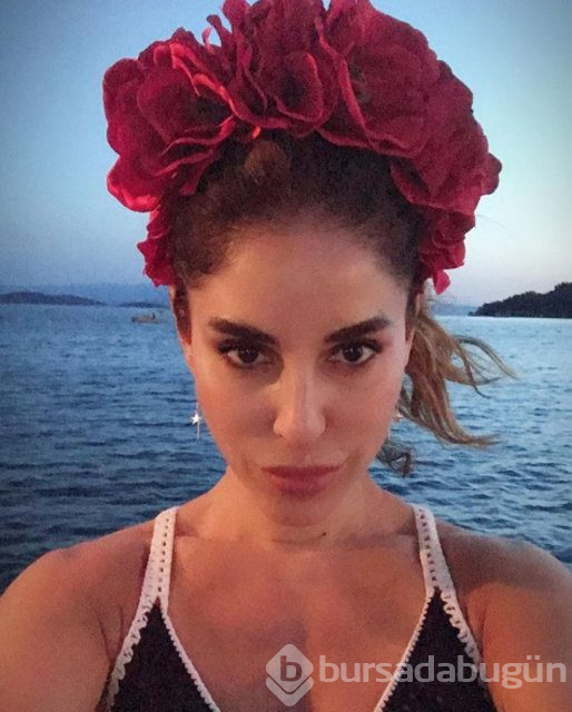 Irmak Ünal'dan aşk paylaşımı
