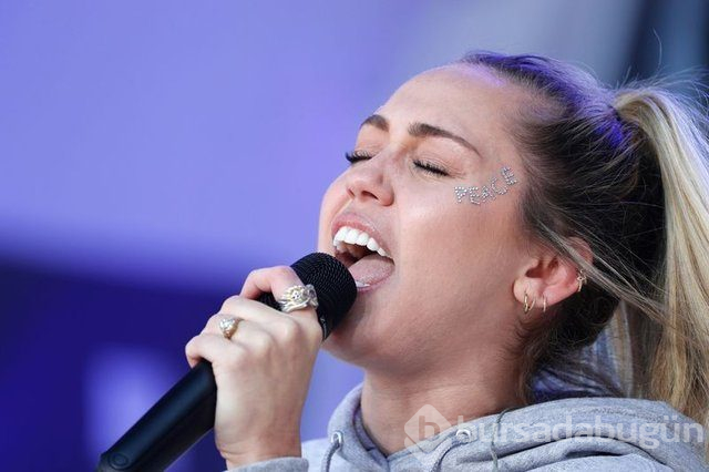Miley Cyrus'un evi yandı
