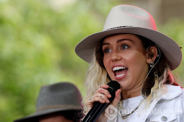 Miley Cyrus'un evi yandı
