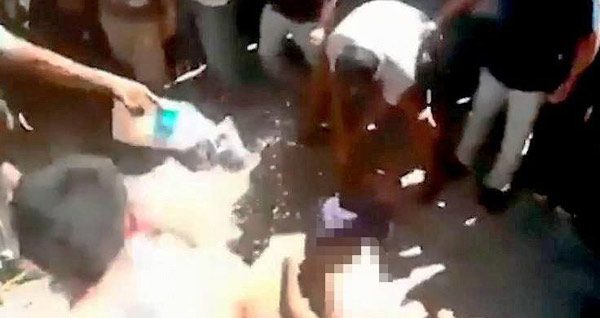 Yanlış WhatsApp mesajıyla diri diri yaktılar!
