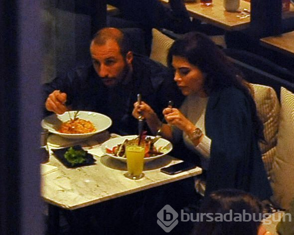 Adı Mustafa Sandal ile anılıyordu... Tanışma faslında bitti
