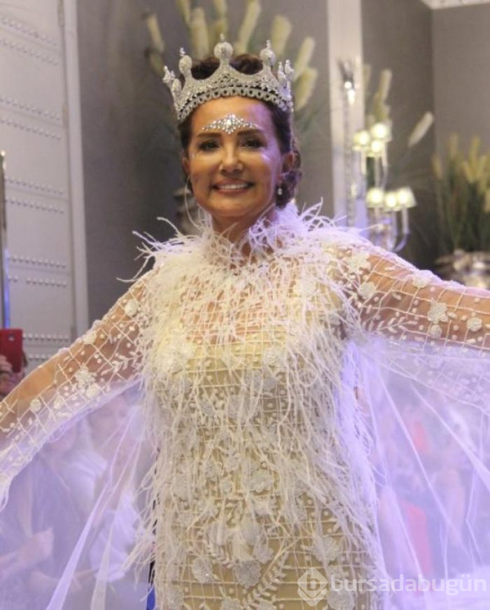 Bahar Öztan gelin oldu
