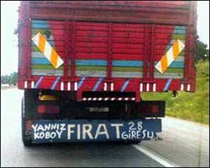 Şaşırtan araç arkası yazıları
