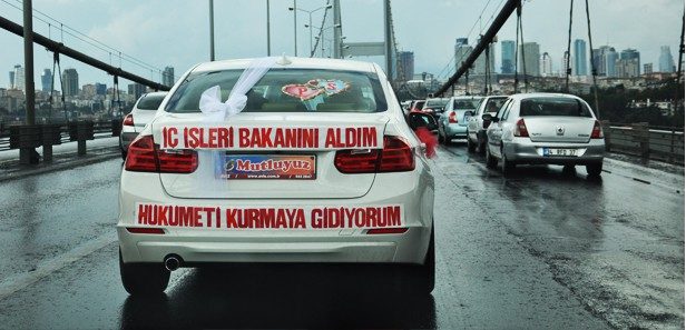 Şaşırtan araç arkası yazıları
