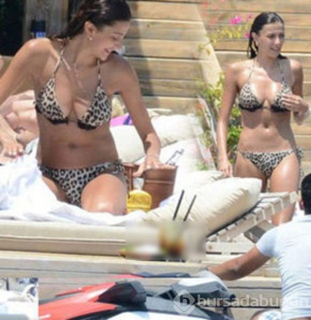 Özge Ulusoy 2003 yılına ait fotografını paylaştı