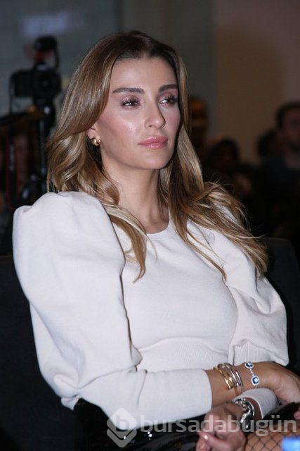 Özge Ulusoy 2003 yılına ait fotografını paylaştı