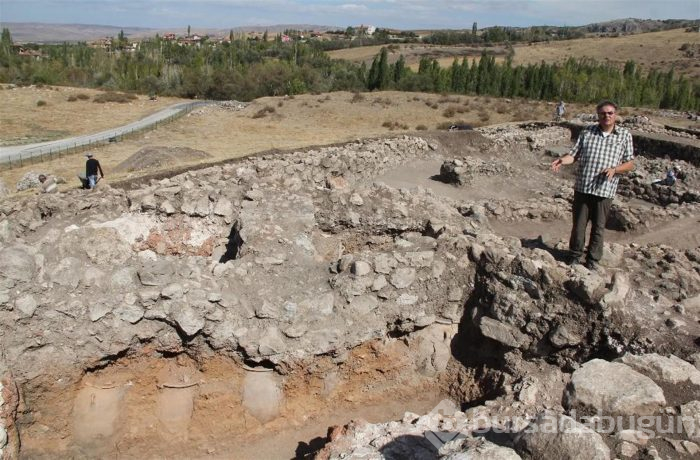 Hitit başkenti Hattuşa'nın sırları çözülüyor: 3800 yıllık küpler bulundu
