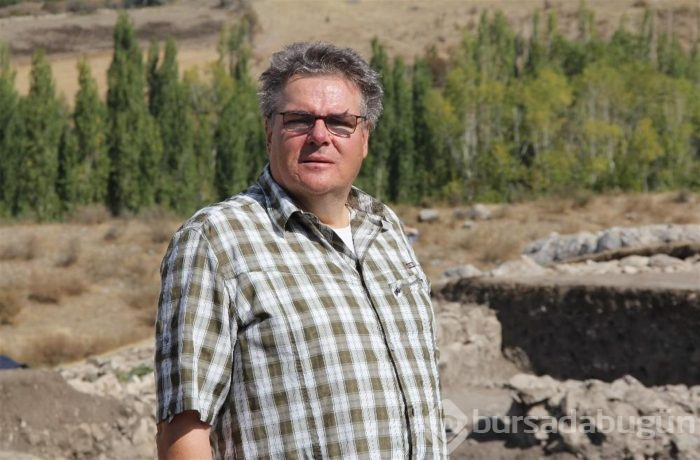 Hitit başkenti Hattuşa'nın sırları çözülüyor: 3800 yıllık küpler bulundu
