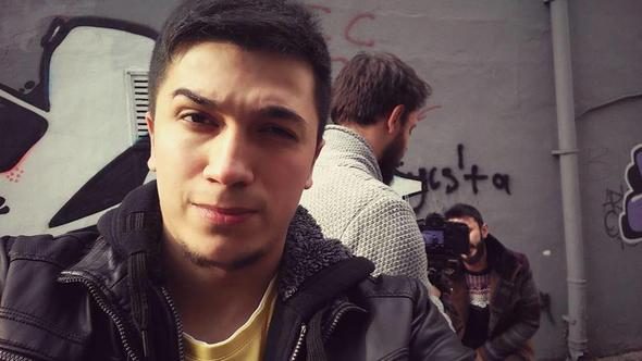 Ünlü Youtuber ve kız arkadaşı yangında hayatını kaybetti
