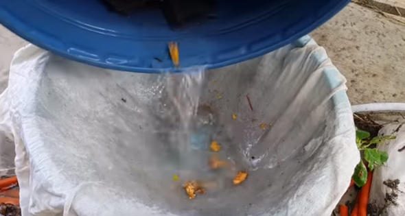 Bilgisayar parçalarından altın çıkardı! İnanamayacaksınız...

