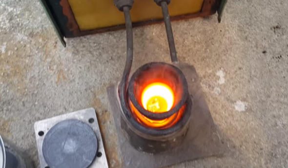 Bilgisayar parçalarından altın çıkardı! İnanamayacaksınız...
