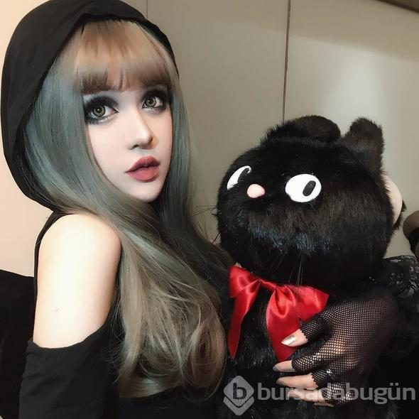 Anime mi yoksa gerçek mi?
