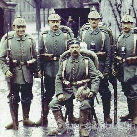 Az bilinen tarihi fotoğraflar
