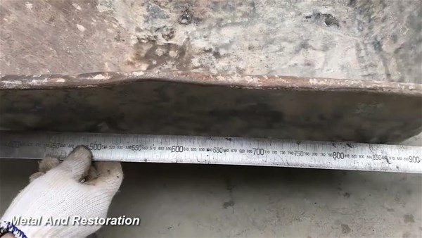 El arabasını yeniledi
