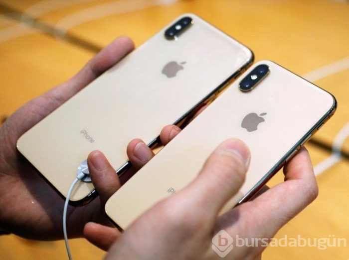 Bir küvet bozuk parayla iPhone XS satın aldı