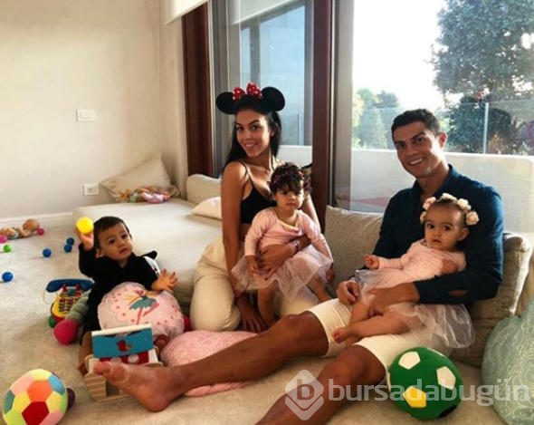 Ronaldo nişanlandı!
