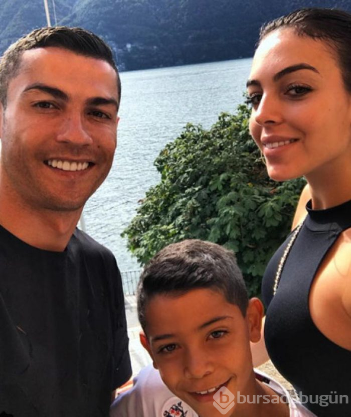 Ronaldo nişanlandı!
