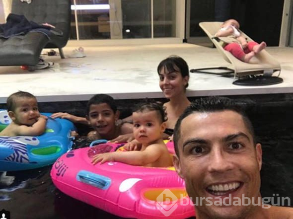 Ronaldo nişanlandı!
