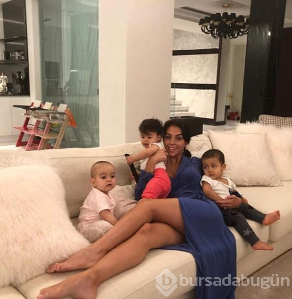 Ronaldo nişanlandı!
