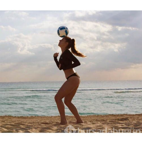 Güzel futbolcu Bodrum'u salladı!

