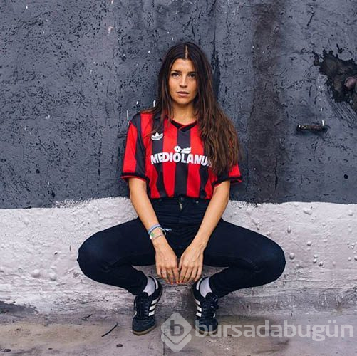 Güzel futbolcu Bodrum'u salladı!
