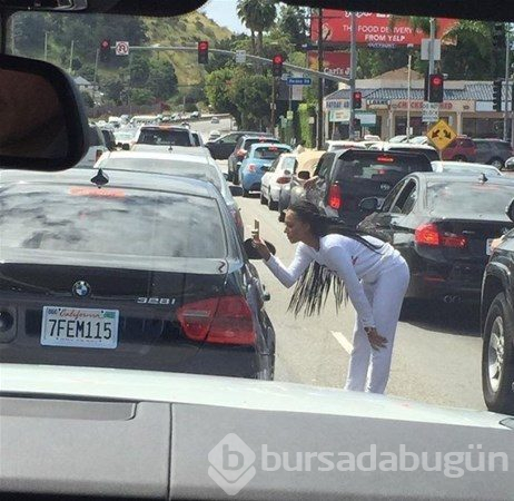 Kıskançlığın böylesi!
