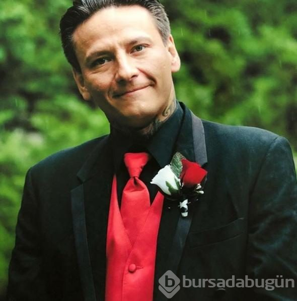 Ölen eşinin dövmeli derisini tablo yaptı
