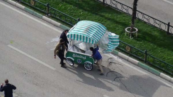 Bursa'da lodos, vatandaşlara zor anlar yaşattı
