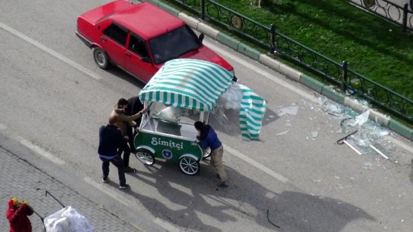 Bursa'da lodos, vatandaşlara zor anlar yaşattı