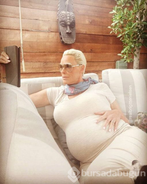 55'lik anne Brigitte Nielsen, 4 aylık bebeğiyle poz verdi
