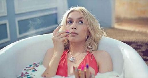 Aleyna Tilki'den Şeyma'nın kafesine ziyaret
