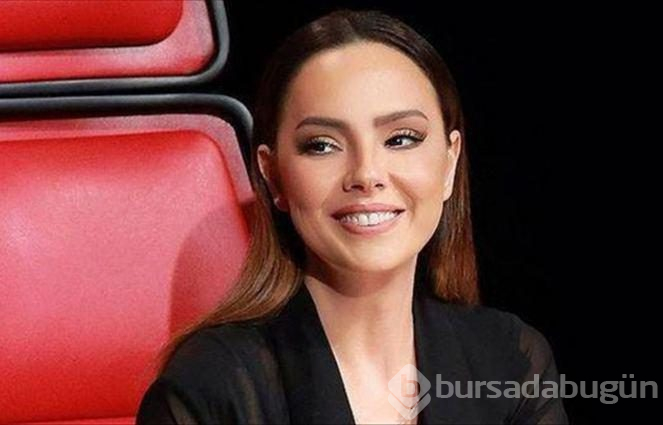 Ebru Gündeş köfte dudak modasına uydu
