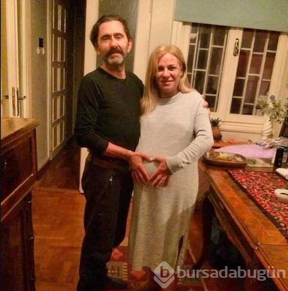 Ünlü oyuncu 55 yaşında baba oluyor! Gün değil saat sayıyoruz
