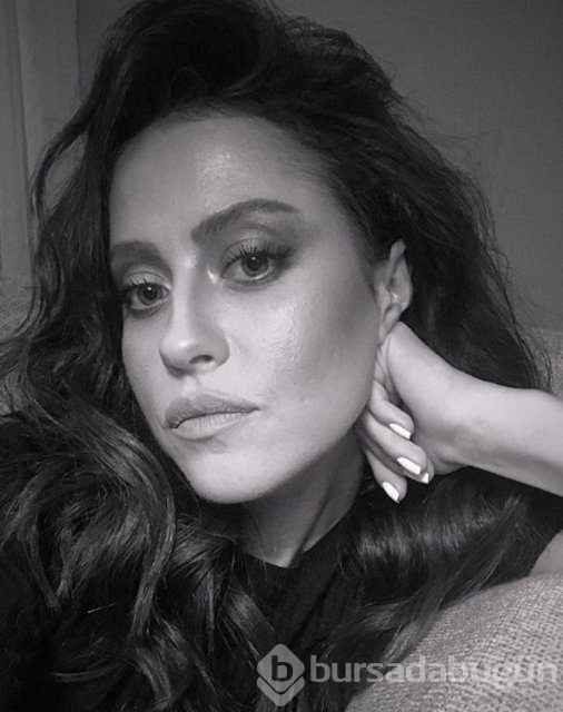 Derya Uluğ hastane odasından paylaştı


