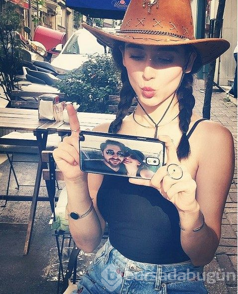 Semih Öztürk'ün sevgilisi ile anne ve babasına bakın!
