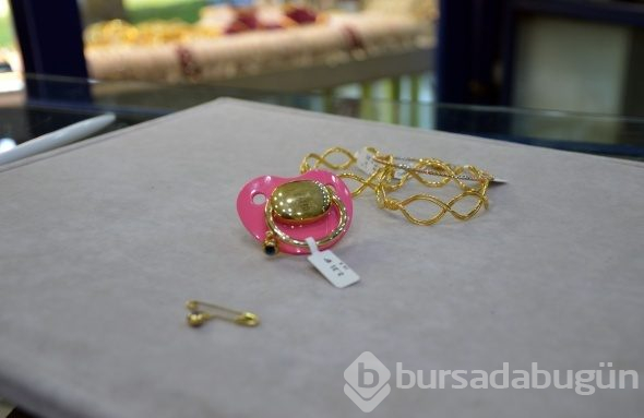 Altın emzik! Fiyatı dudak uçuklatıyor
