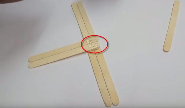 Dondurma çubuğundan yaptığı şeye çok şaşıracaksınız!