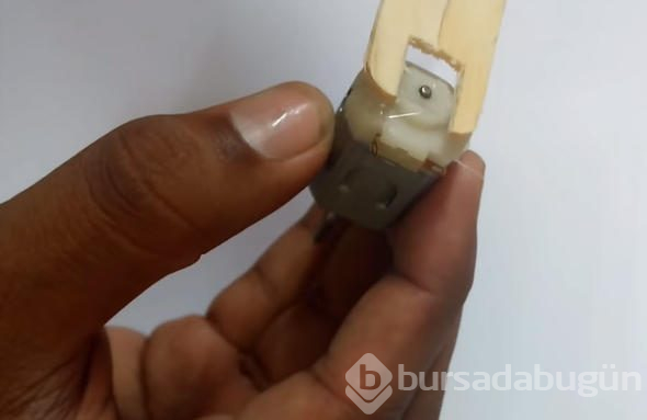 Dondurma çubuğundan yaptığı şeye çok şaşıracaksınız!