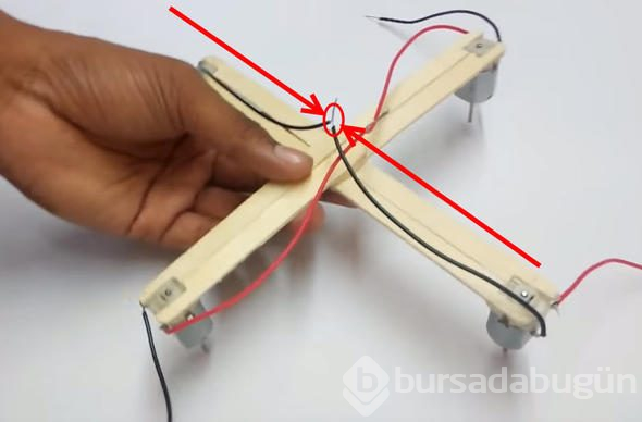 Dondurma çubuğundan yaptığı şeye çok şaşıracaksınız!
