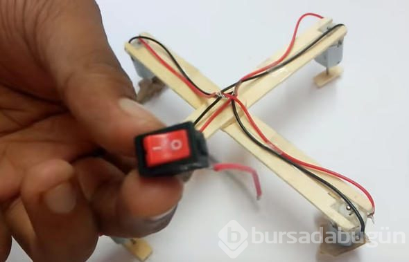 Dondurma çubuğundan yaptığı şeye çok şaşıracaksınız!