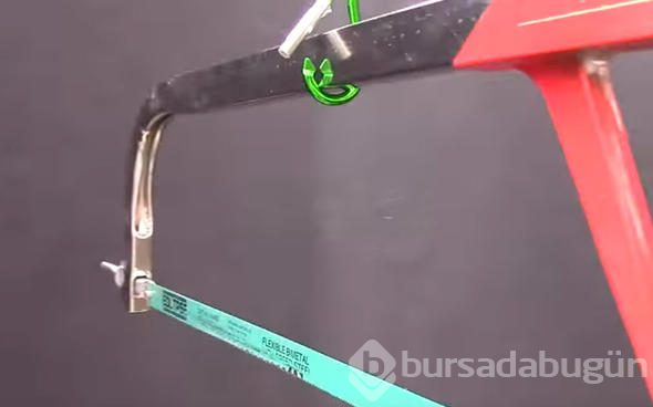 Şişeye ütü bastı, sonunda yaptığı 'şey'i gören inanamadı!
