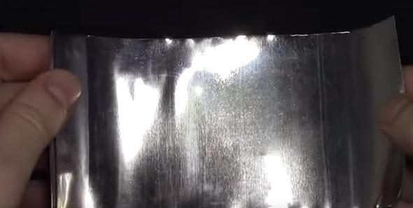 Şişeye ütü bastı, sonunda yaptığı 'şey'i gören inanamadı!

