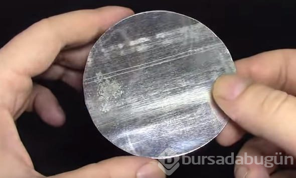 Şişeye ütü bastı, sonunda yaptığı 'şey'i gören inanamadı!
