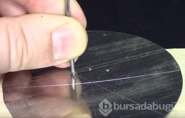 Şişeye ütü bastı, sonunda yaptığı 'şey'i gören inanamadı!
