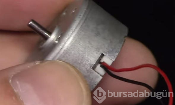 Şişeye ütü bastı, sonunda yaptığı 'şey'i gören inanamadı!
