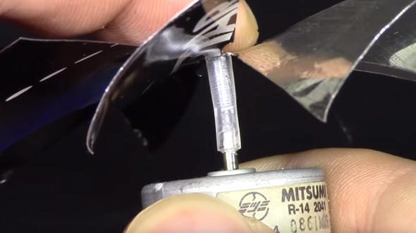 Şişeye ütü bastı, sonunda yaptığı 'şey'i gören inanamadı!
