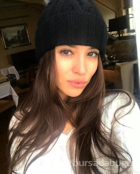 Çıplak fotoğrafları sızdı: "Ünlü aktör eşini Rus modelle aldattı"
