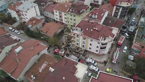 İstanbul'da askeri helikopter düştü
