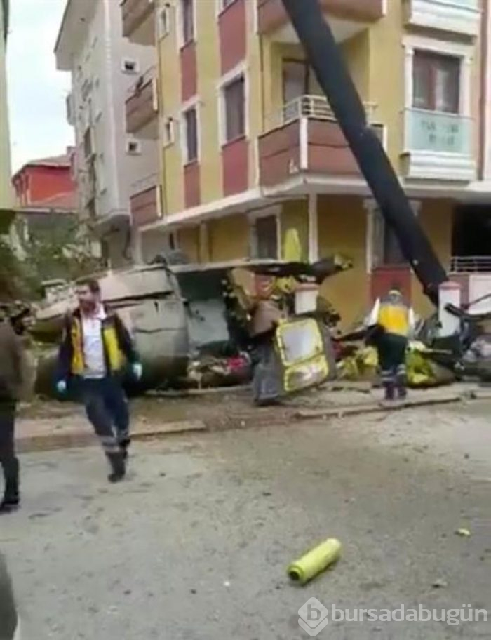 İstanbul'da askeri helikopter düştü
